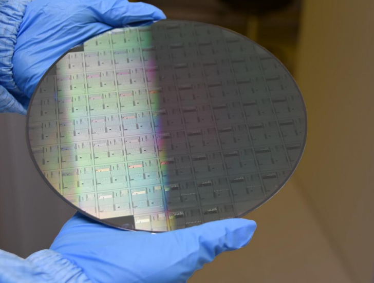 Why Thin-Film Lithium Niobate Is Emerging as a Key Platform for High-Speed Optical Modulators